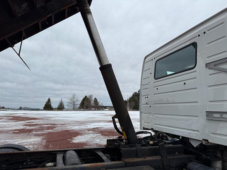 #280-•-lot-280-image-42