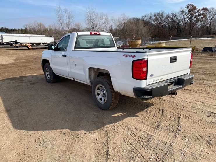 #1474-•-2014-chevy-silverado-pickup-truck-(has-mn-title)-image-3