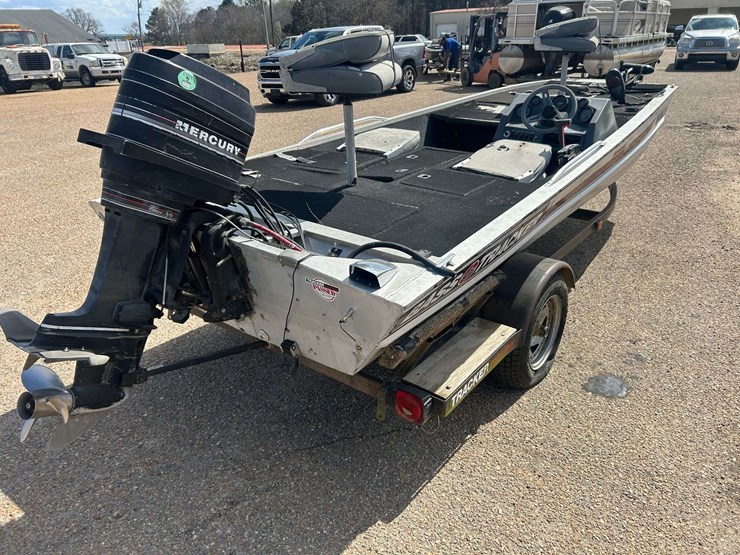 1988-bass-tracker-tx17-aluminum-bass-boat-image-6