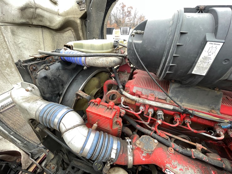 2012-kenworth-t660-image-16