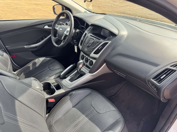 2013-ford-focus-se-4-door-sedan---108,467-miles-image-13