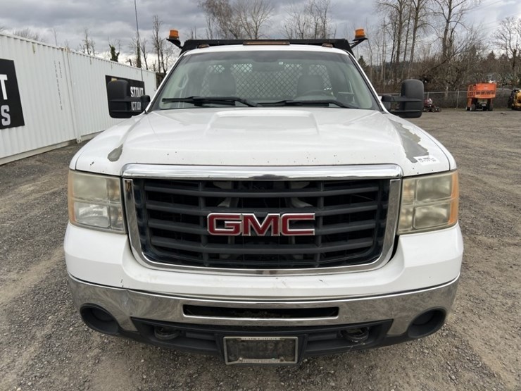 2008-gmc-sierra-3500-image-8