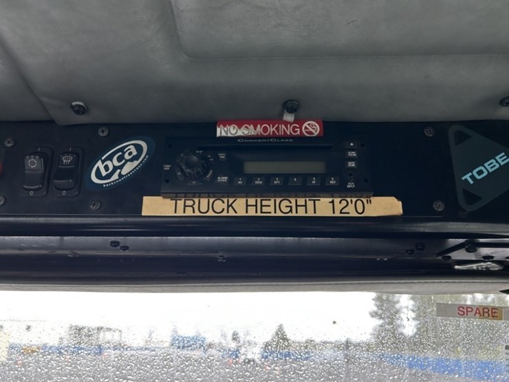 2014-peterbilt-320-image-38