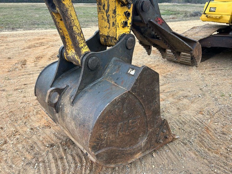 2015-komatsu-pc210-lc-10-image-39