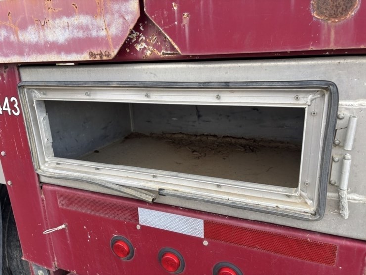 2016-dc-t/a-double-drop-pup-trailer-image-22