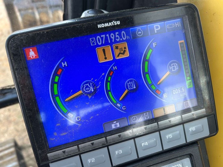 2015-komatsu-pc210-lc-10-image-55