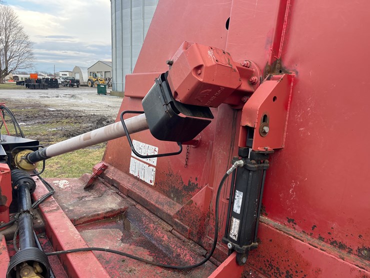 bush-hog-2720-image-16