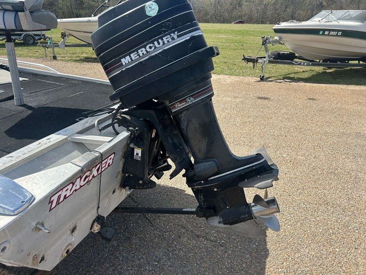 1988-bass-tracker-tx17-aluminum-bass-boat-image-16