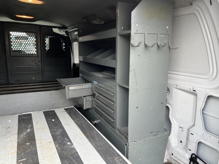 2012-ford-e350-image-21