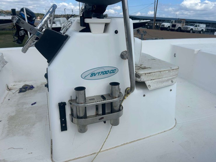 2001-sea-pro-sv1700cc-boat-image-16