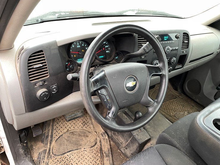 #1476-•-2012-chevy-silverado-pickup-truck-(has-mn-title)-image-32