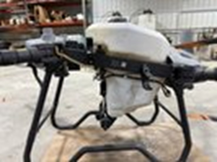 #557-•-t40-sprayer-drone-image-2
