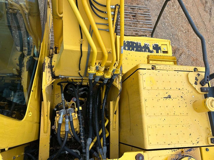 2015-komatsu-pc210-lc-10-image-43