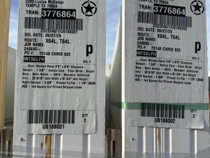 #77-•-interior-door-assortment-on-pallet-image-3