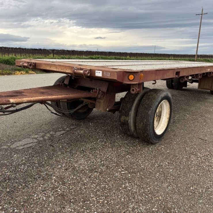 1978 Wesco 28' T/A Flatbed Pup Trailer