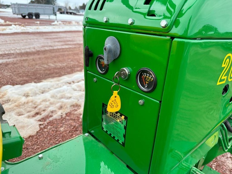 john-deere-2010-image-28