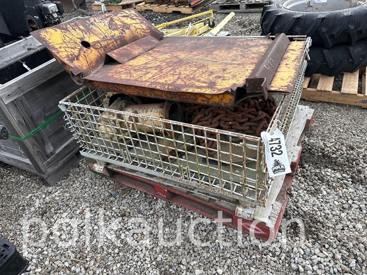 crate-of-misc-tractor-parts-&-chain-(wf)-image-1