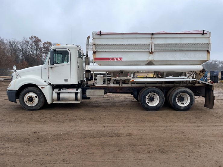 #1038-•-2005-freightliner-grain-truck-(has-mn-title)-image-2