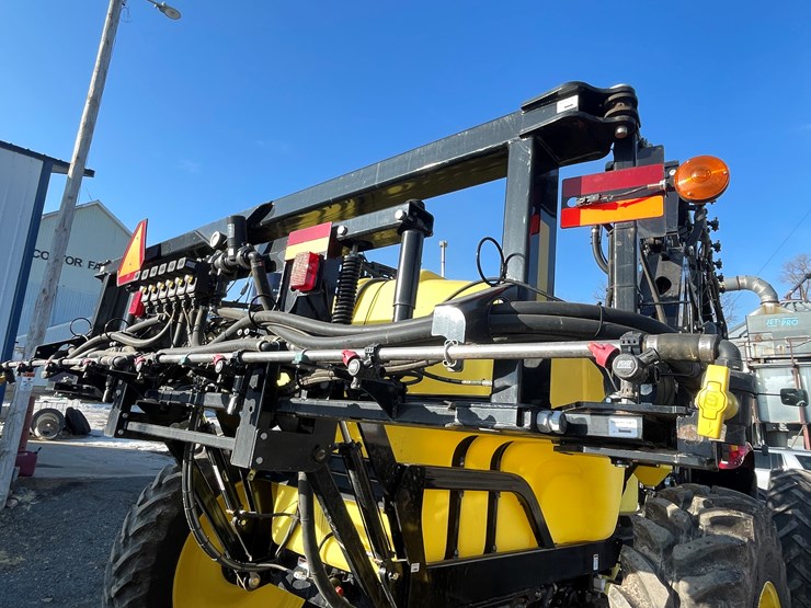 #106-•-fast-9613ft-pull-behind-sprayer-(one-owner)-image-34