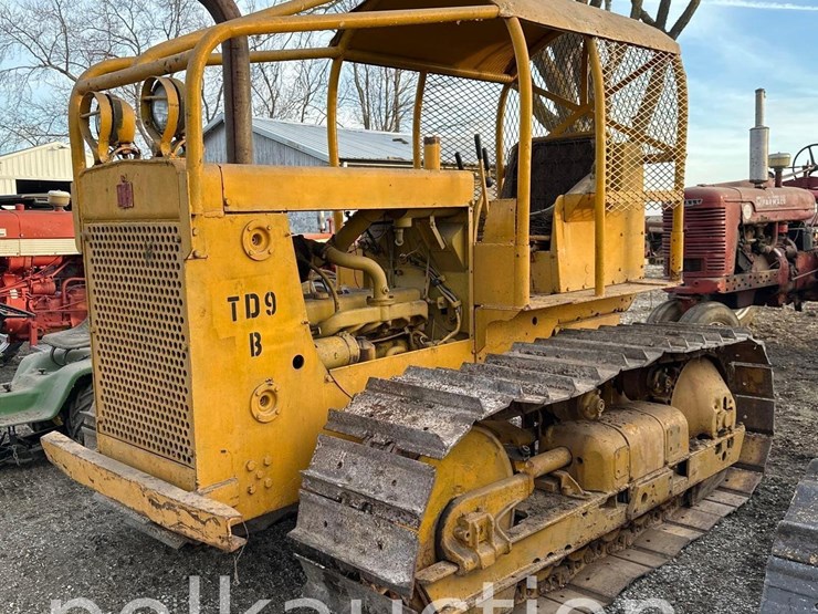 ih-td-9b-crawler-diesel-(sn#-855)-(hess)-image-1