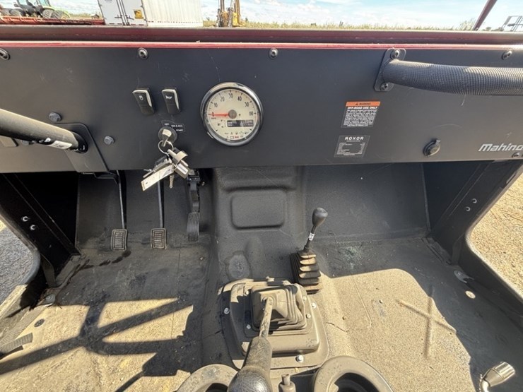 2022-mahindra-roxor-4x4-utility-cart-image-16