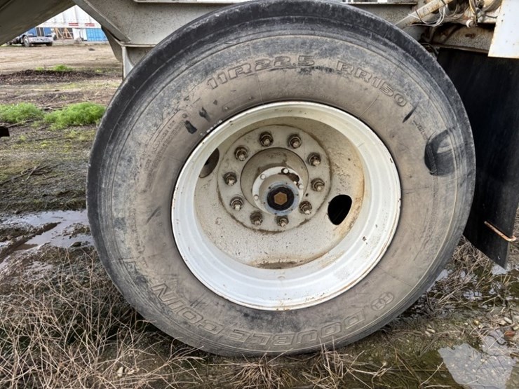 1974-titan-trailer-image-11