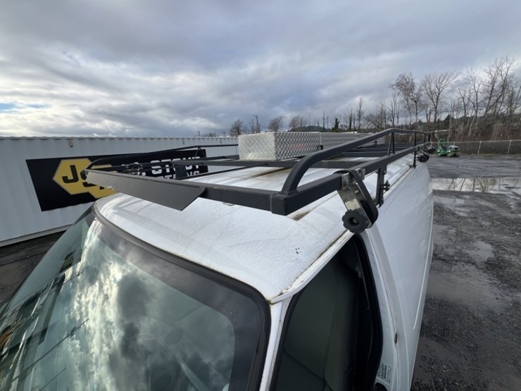 2012-ford-e350-image-28