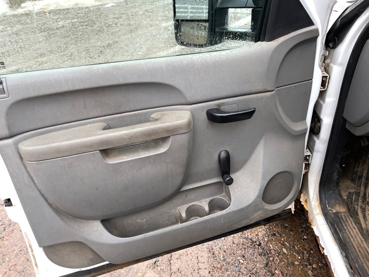 #1476-•-2012-chevy-silverado-pickup-truck-(has-mn-title)-image-28