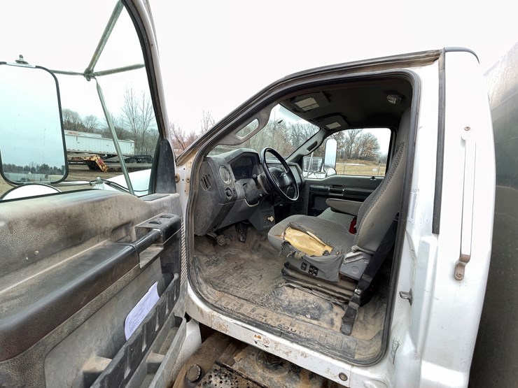 2012-ford-f650-image-39