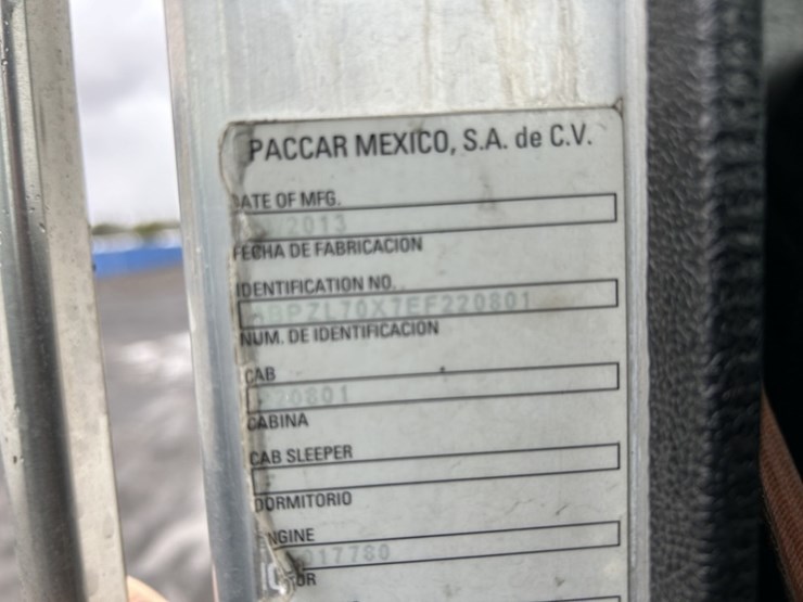 2014-peterbilt-320-image-18