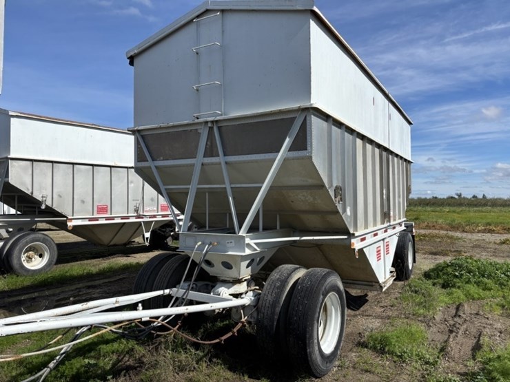 1968-titan-trailer-image-1