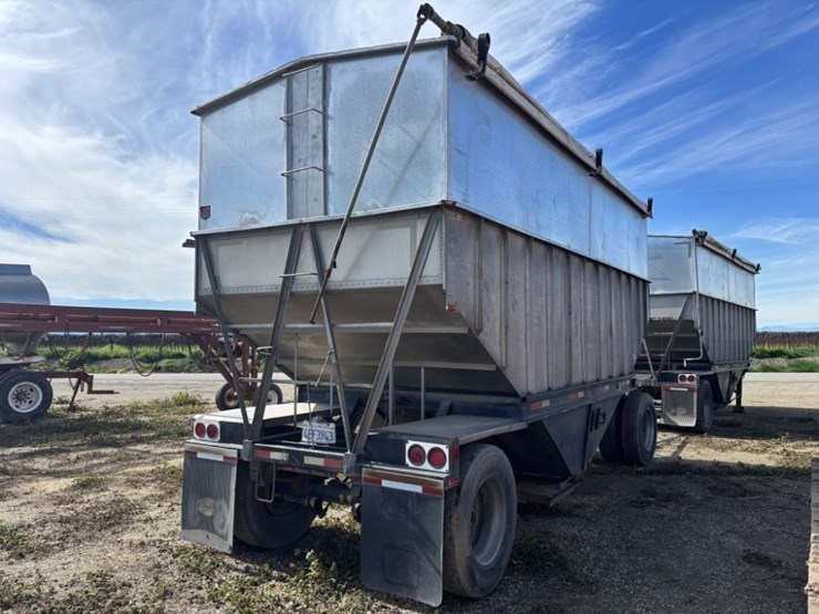 1976-titan-trailer-image-5