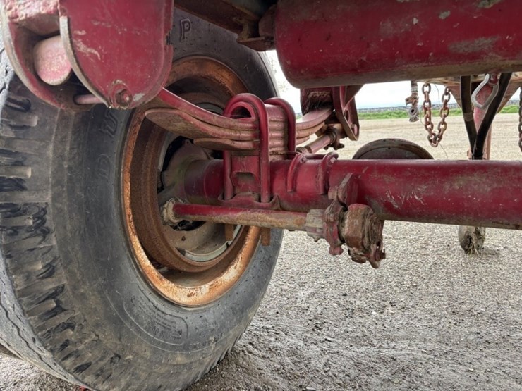 1987-clough-4,500-gallon-t/a-tank-trailer-image-16