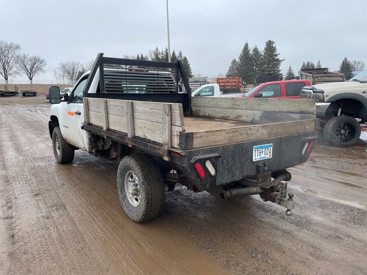 2009-chevrolet-silverado-2500-image-2