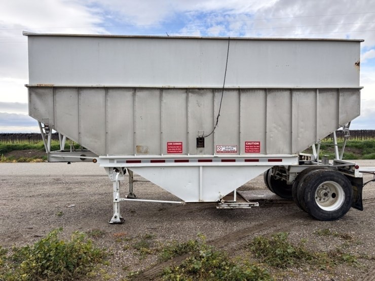 1974-titan-trailer-image-2