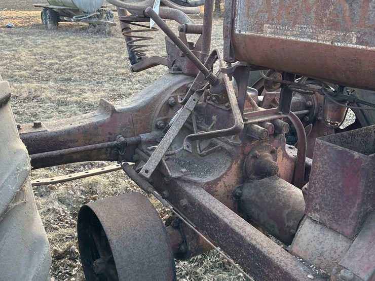 farmall-f-series-(no-tag)-(hess)-image-5