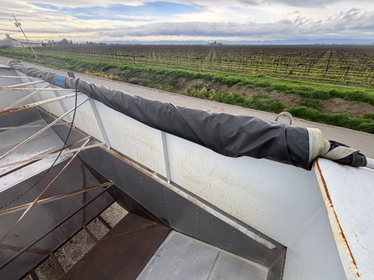 1974-titan-trailer-image-25