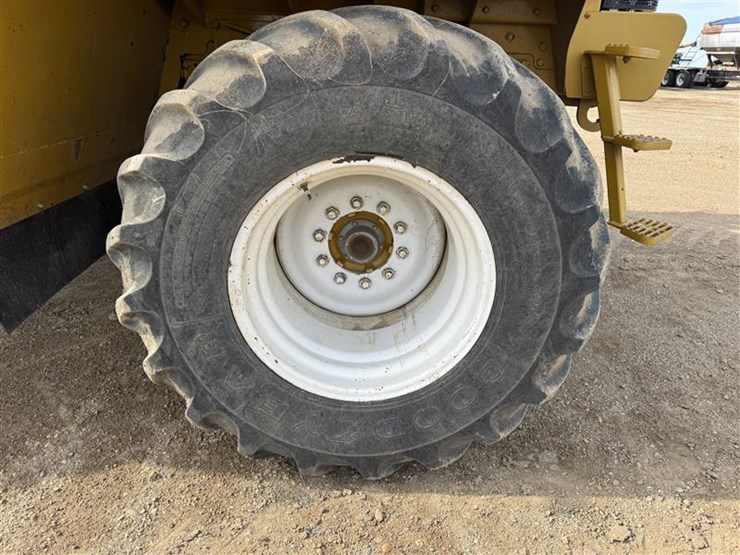 2005-john-deere-100-image-52