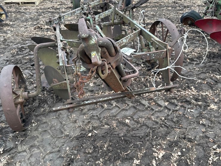 3-bottom-pull-type-plow---16"-(hess)-image-2