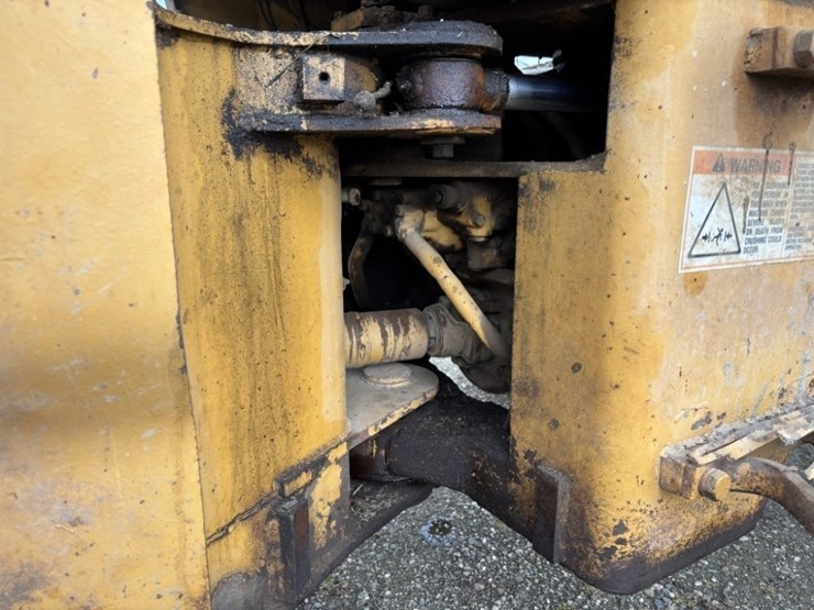 1970-caterpillar-920-image-25