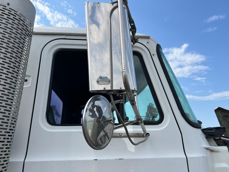 1999-mack-ch613-image-41