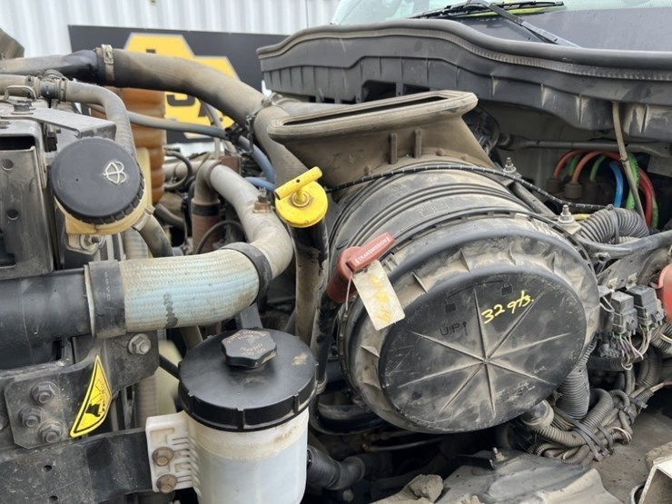 2013-international-7500-s/a-dump-truck-image-13