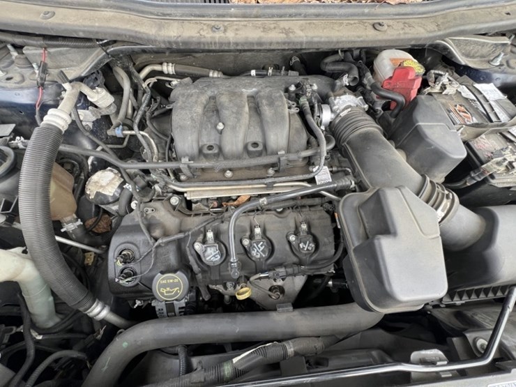 2017-ford-explorer-image-13