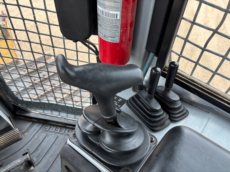 deere-650h-lgp-image-28