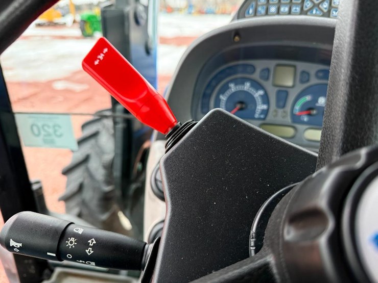 new-holland-ts115a-image-63