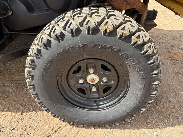 2020-caterpillar-cuv85-4-door-4x4-utv-(1,090-hours)-image-22