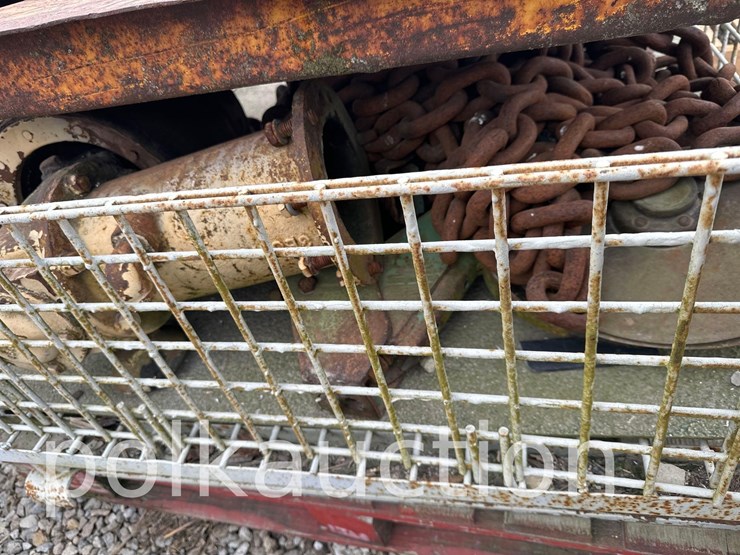 crate-of-misc-tractor-parts-&-chain-(wf)-image-2