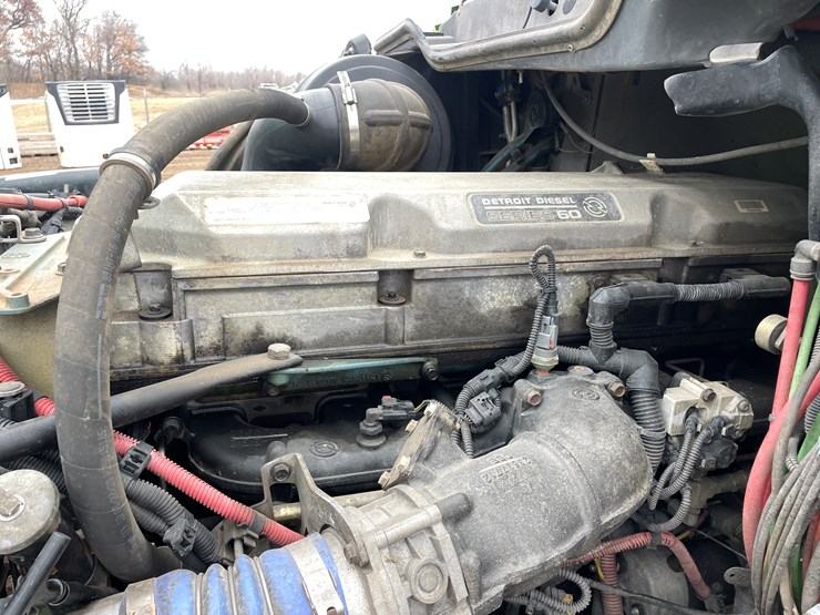 #1482-•-2009-freightliner-truck-tractor-(has-mn-title)-image-25