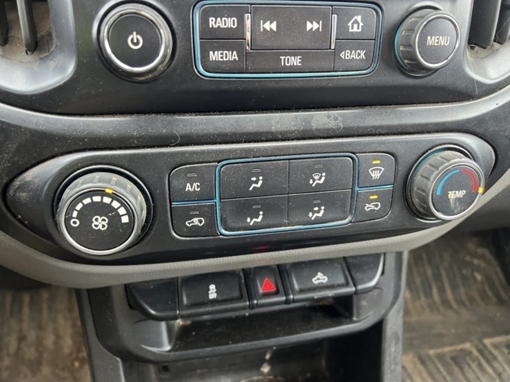 2016-chevrolet-colorado-image-32