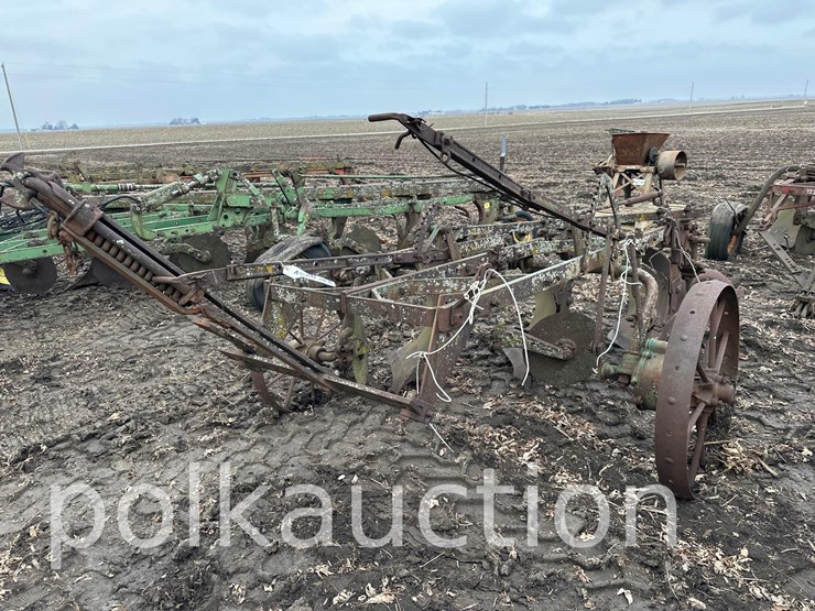 3-bottom-pull-type-plow---16"-(hess)-image-3